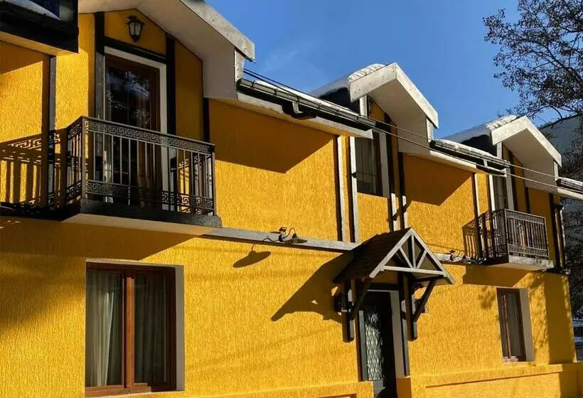 هتل Borjomi Yellow
