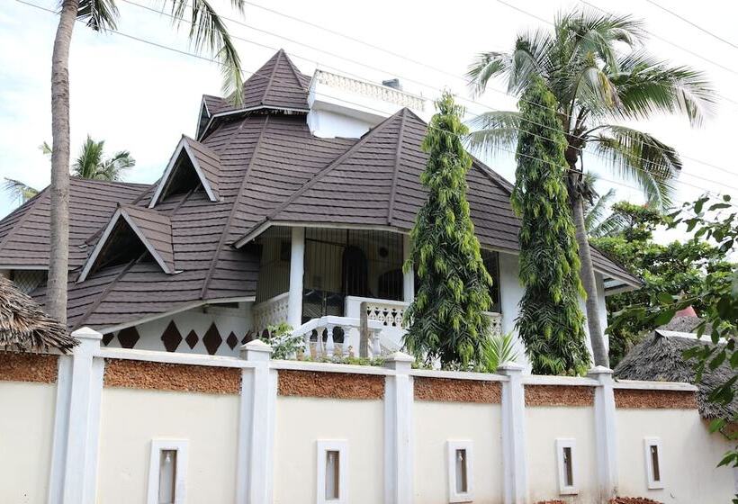 Lovely 4 Bed Villa Family Oriented Or A Smallgroup