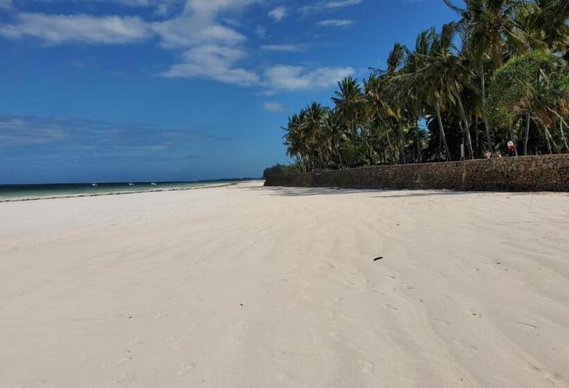 Lovely 4 Bed Villa Family Oriented Or A Smallgroup