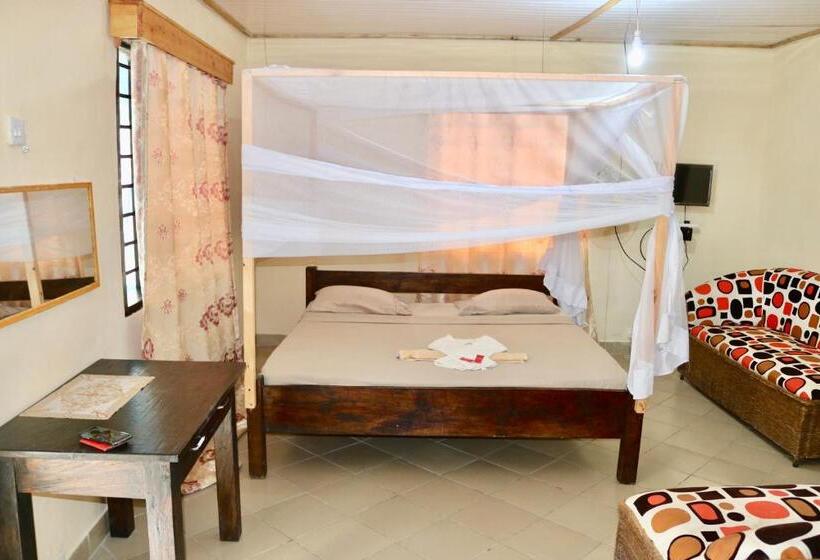 Lovely 4 Bed Villa Family Oriented Or A Smallgroup