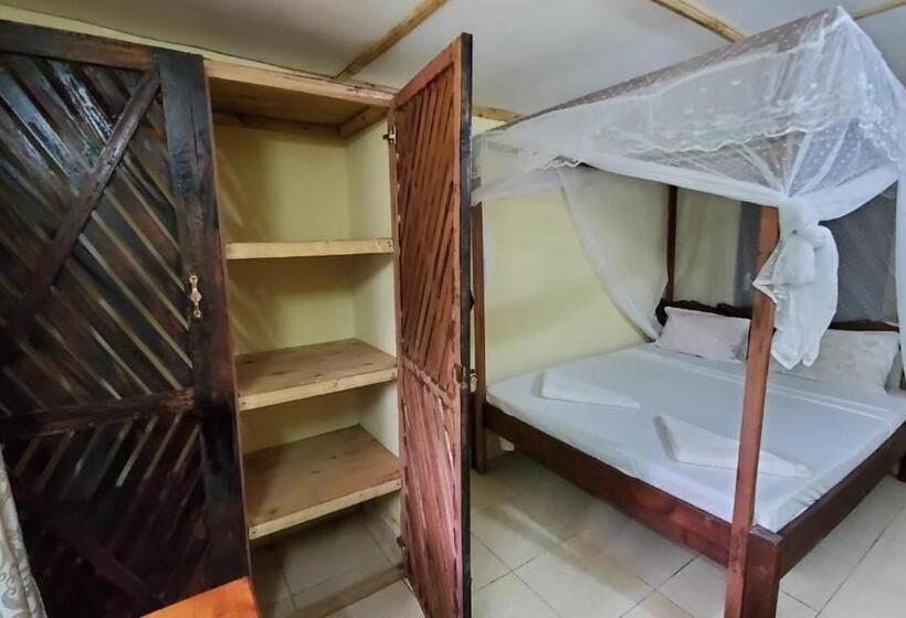 Lovely 4 Bed Villa Family Oriented Or A Smallgroup