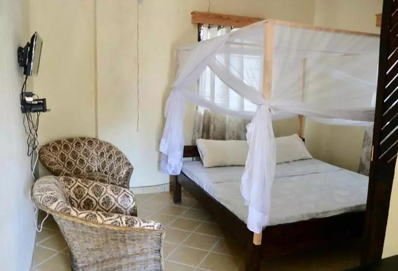 Lovely 4 Bed Villa Family Oriented Or A Smallgroup