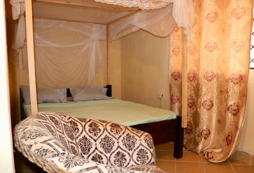 Lovely 4 Bed Villa Family Oriented Or A Smallgroup