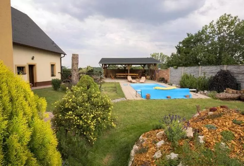 ペンション Penzion živá Pálava