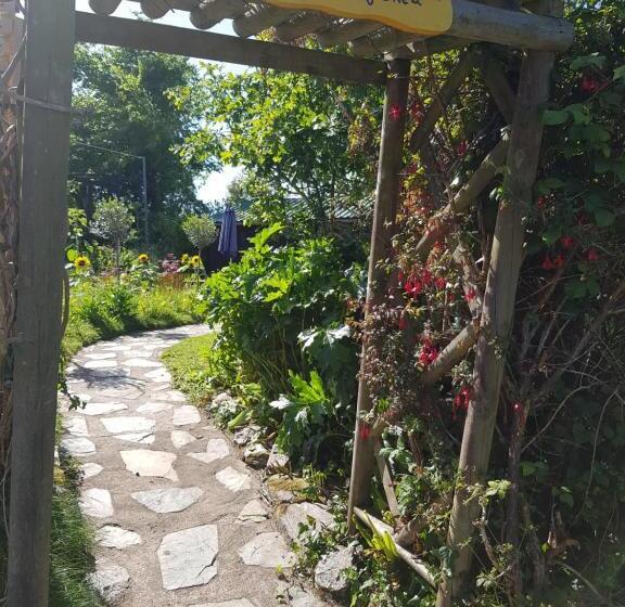 The Old Potting Shed With Hot Tub. Colan, Newquay