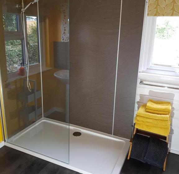 The Old Potting Shed With Hot Tub. Colan, Newquay