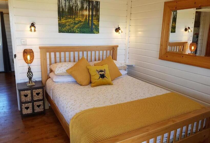 The Old Potting Shed With Hot Tub. Colan, Newquay