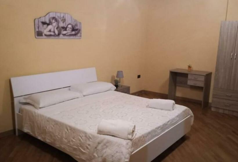 تختخواب و صبحانه B B Desy