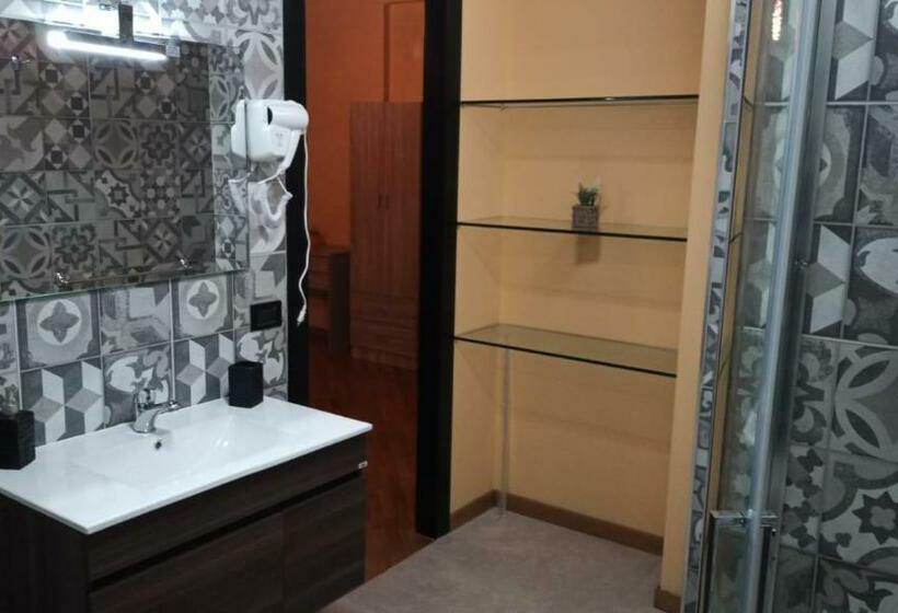 تختخواب و صبحانه B B Desy