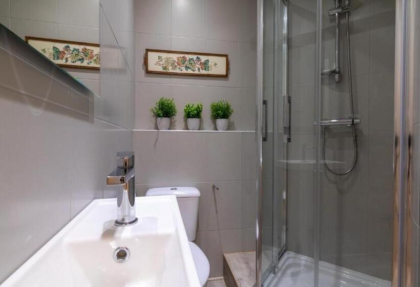 Bilbao Plaza Campuzano De Bilbao Suites, Elegante Y Céntrico