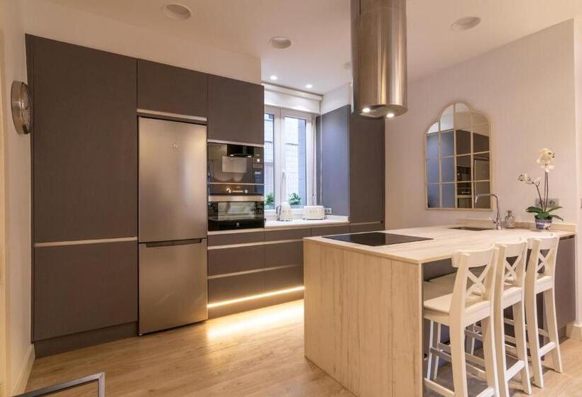 Bilbao Plaza Campuzano De Bilbao Suites, Elegante Y Céntrico