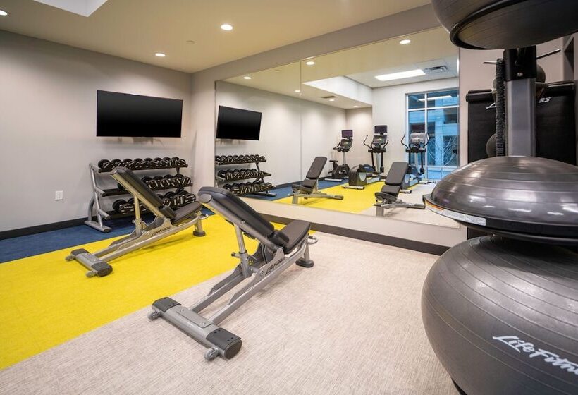 בית מלון כפרי Towneplace Suites By Marriott Louisville Downtown