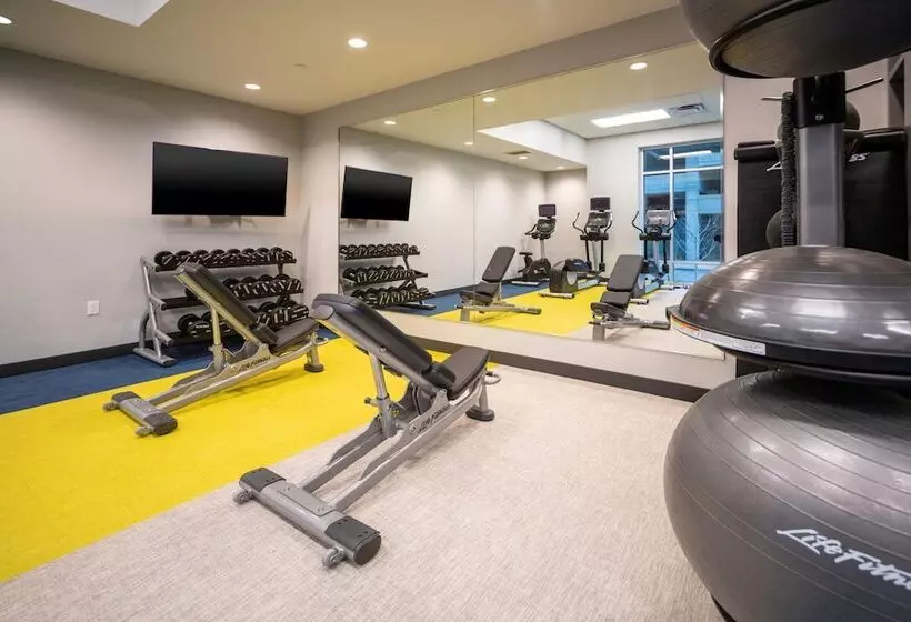 ホテル Towneplace Suites By Marriott Louisville Downtown