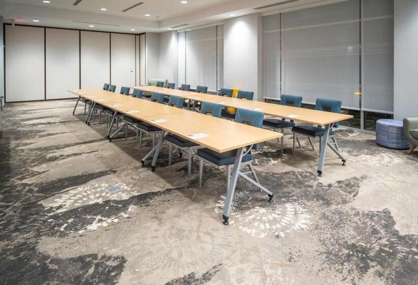 בית מלון כפרי Towneplace Suites By Marriott Louisville Downtown