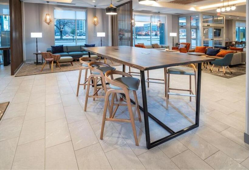 בית מלון כפרי Towneplace Suites By Marriott Louisville Downtown