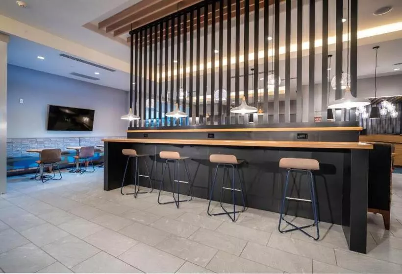 ホテル Towneplace Suites By Marriott Louisville Downtown