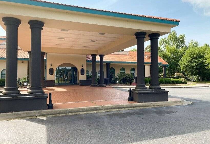 Отель Studio 6 Savannah, Ga Gateway & I95