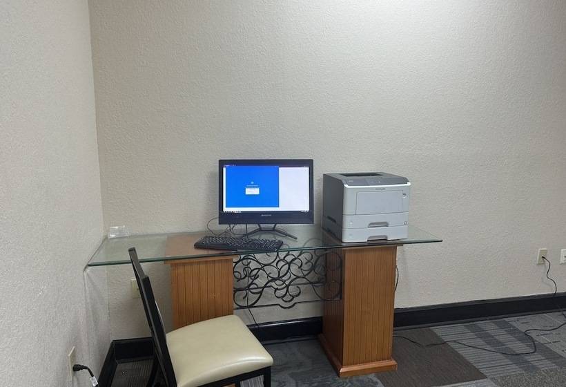 Отель Studio 6 Savannah, Ga Gateway & I95