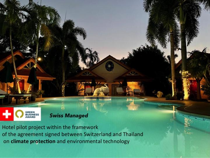 בית מלון כפרי The Pace Phuket Boutique Resort