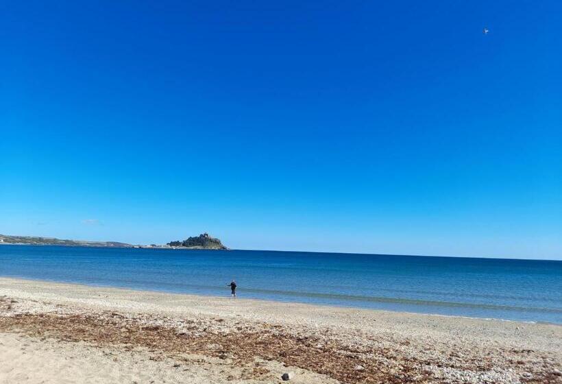 Modern 2 Bed Apt Centre Of Penzance, Lift Access