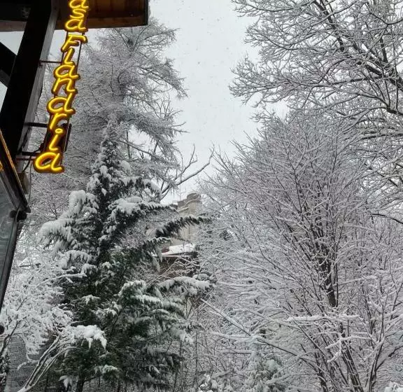 پانسیون Casa Flandria