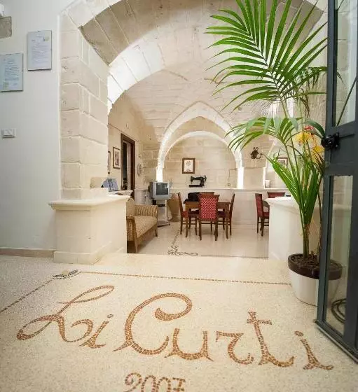 Aamiaismajoitus (B&B) Li Curti