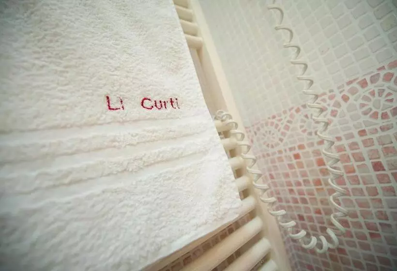 Aamiaismajoitus (B&B) Li Curti