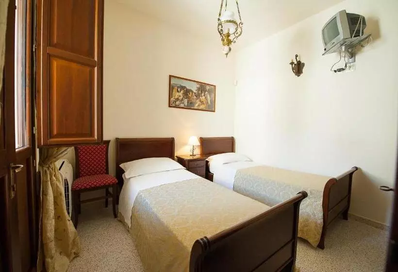 Aamiaismajoitus (B&B) Li Curti