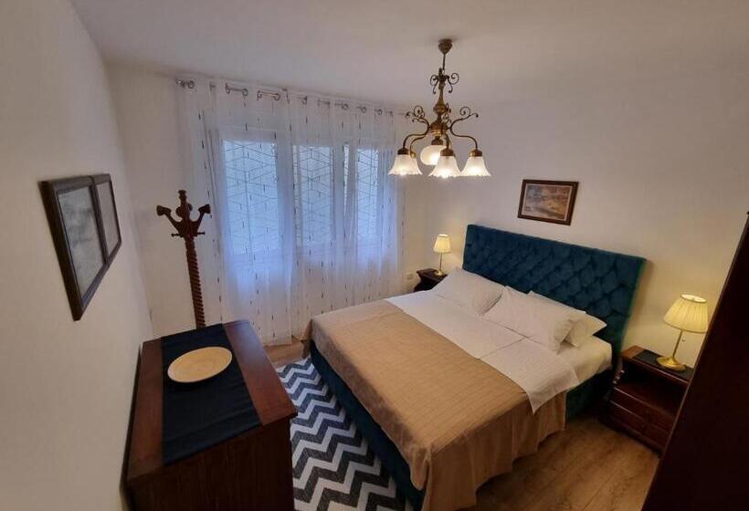 Golden Fields Apartment Near Old Town