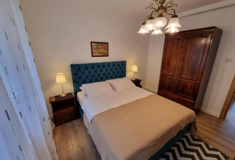 Golden Fields Apartment Near Old Town