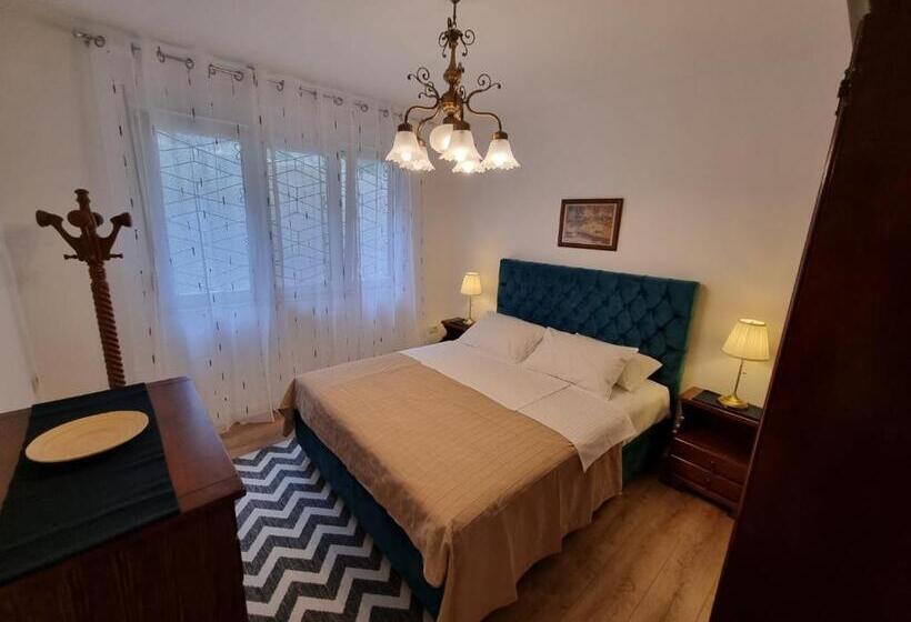 Golden Fields Apartment Near Old Town