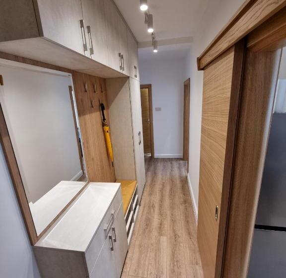 Golden Fields Apartment Near Old Town