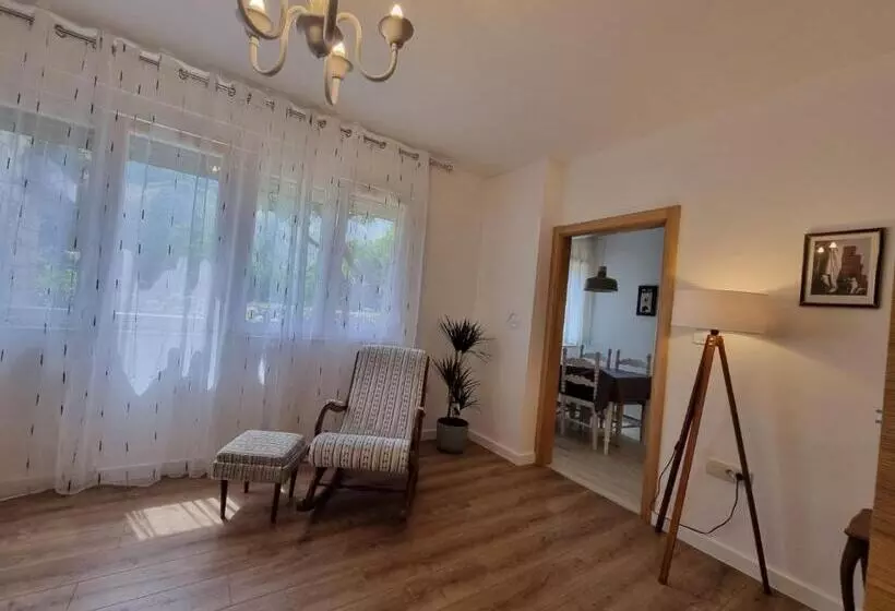 Golden Fields Apartment Near Old Town