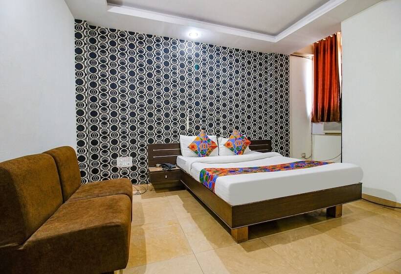 Super Hotel O The Surbhi