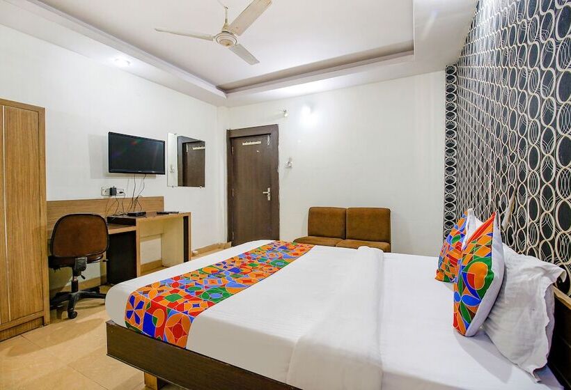 Super Hotel O The Surbhi