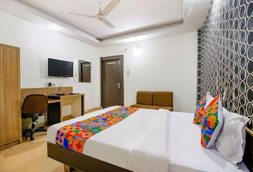 Super Hotel O The Surbhi