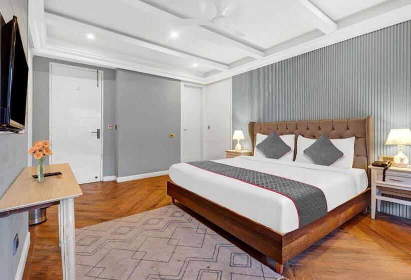 هتل Grand Villas Near Delhi Igi Airport