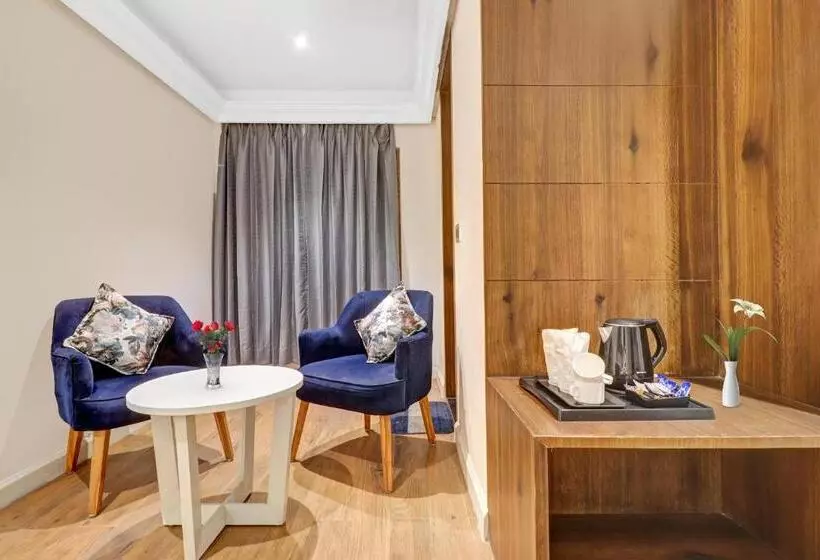 Hotelli Grand Villas Near Delhi Igi Airport