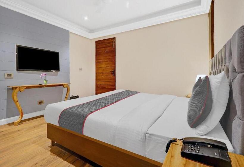 هتل Grand Villas Near Delhi Igi Airport