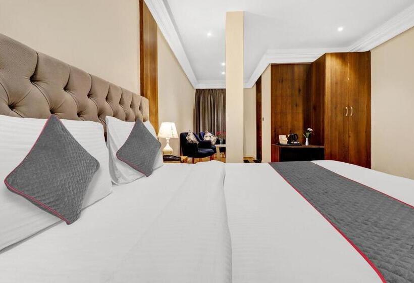 هتل Grand Villas Near Delhi Igi Airport