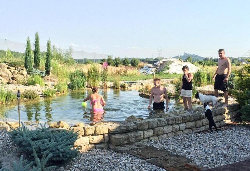 فندق Lake View Apartments Near Golf Resort Kunětická Hora, Dříteč