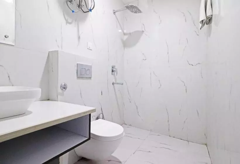 Hotelli Grand Villas Near Delhi Igi Airport