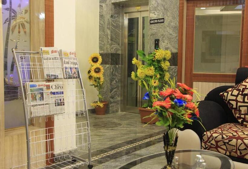 Hotel Sri Sarvesha Residency Temple View