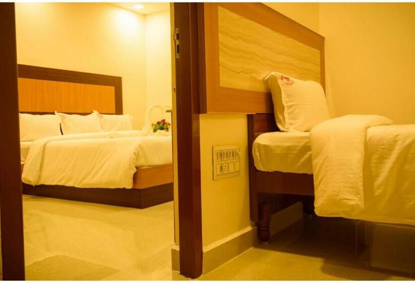 Hotel Sri Sarvesha Residency Temple View