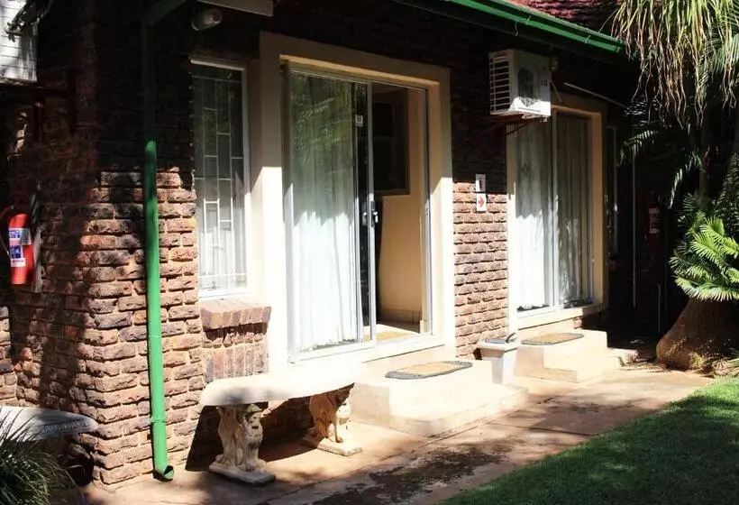 ペンション De La Rose Guesthouse