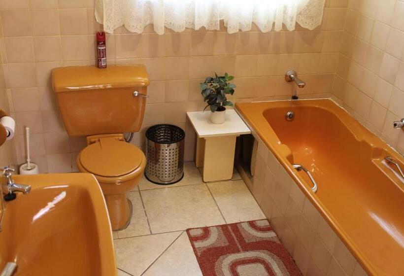 بنسيون De La Rose Guesthouse