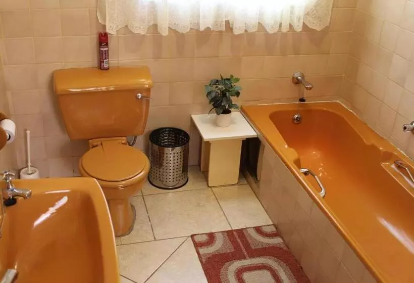 ペンション De La Rose Guesthouse