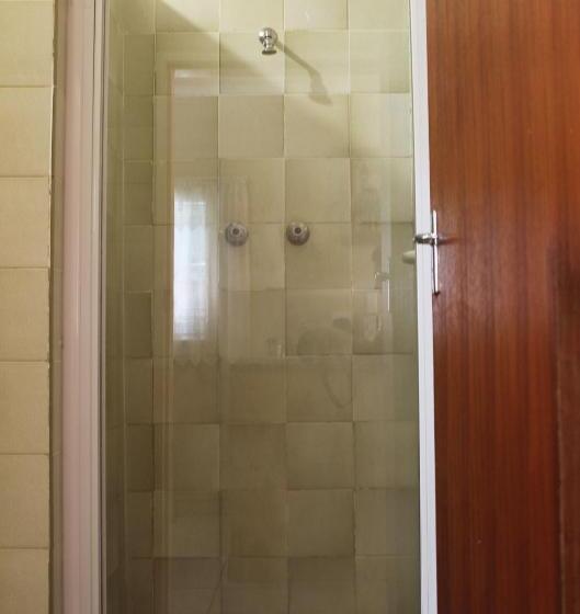 بنسيون De La Rose Guesthouse