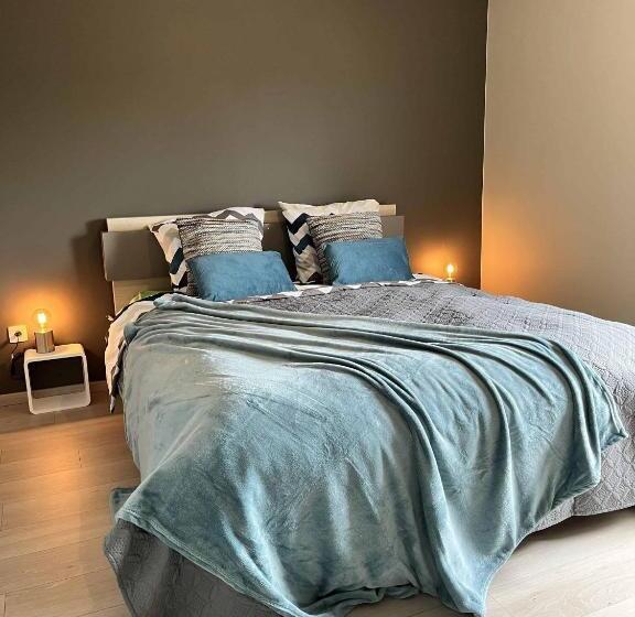 Sous Les Feuilles Redu