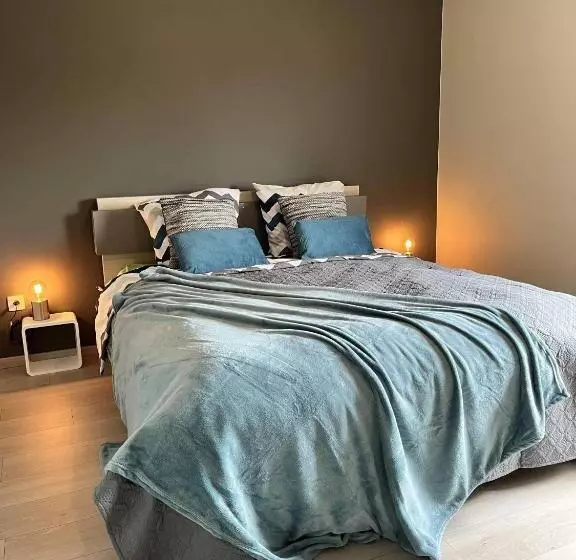 Sous Les Feuilles Redu